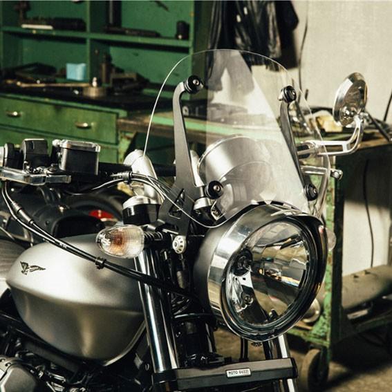 モトグッツィ V7III/V9ボバーのヘッドライト