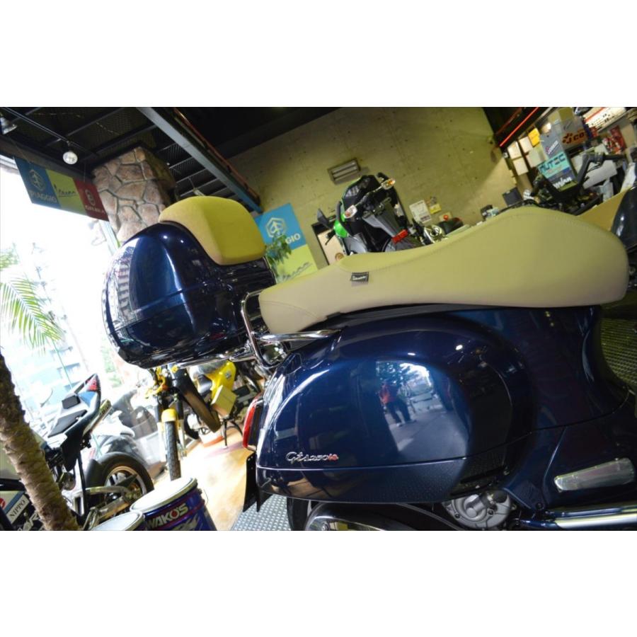 Vespa GTSシリーズ用トップケース （ベージュ・茶系）バックレスト 