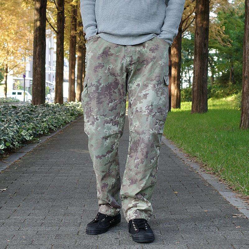 イタリア軍 フィールドパンツ ベジテートカモ USED ZPP546UN イタリア軍 フィールドパンツ ベジテートカモ USED ZPP546UN