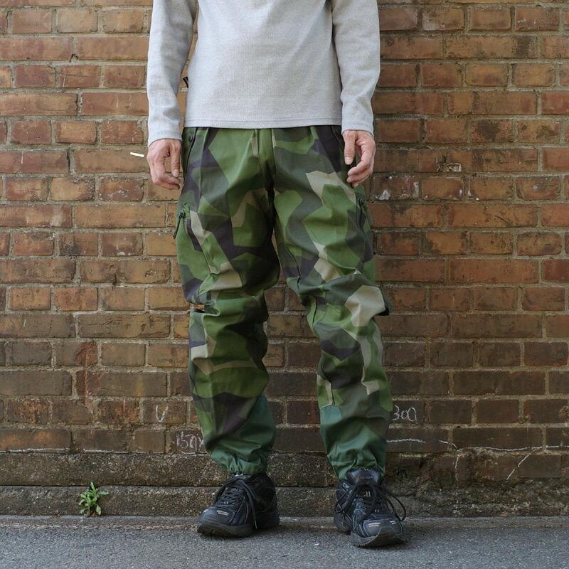 スウェーデン軍 M90 フィールドパンツ スプリンターカモ デッド スウェーデン軍 M90 フィールドパンツ スプリンターカモ デッド