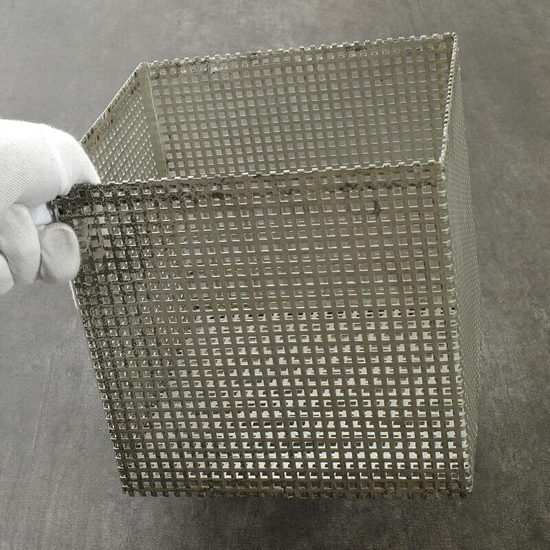 チェコ軍 メディカル メッシュボックス スチール 大 20×20×20cm USED