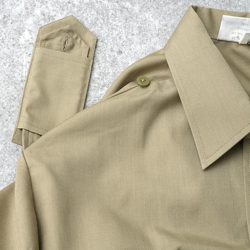チェコ軍 ミリタリースクール カッターシャツ 半袖 カーキ デッド