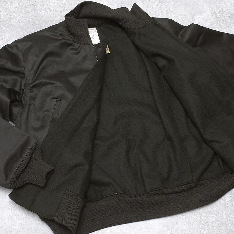 ン*シ様 Gibson カーキー色　カジュアルジャケット　サイズL相当　新品未使 Gibson レスポール柄のカーキ色ジャケット サイズL 新品未使用 - メルカリ