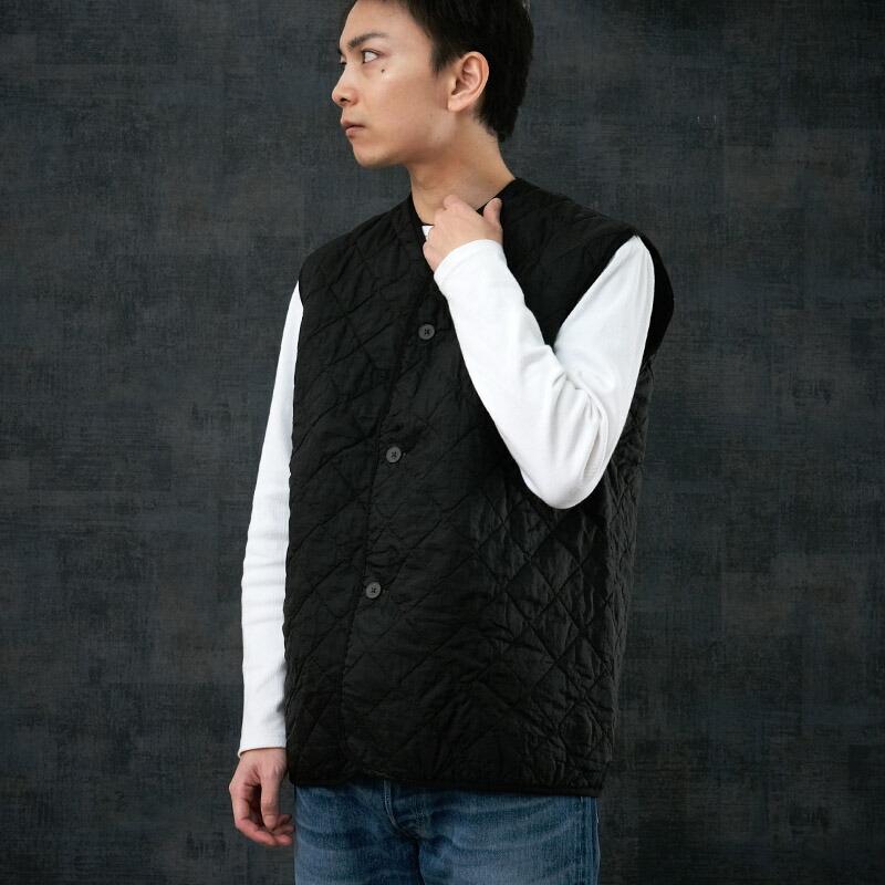 イギリス軍 キルティング ライナーベスト 黒染め USED JV037UD男性