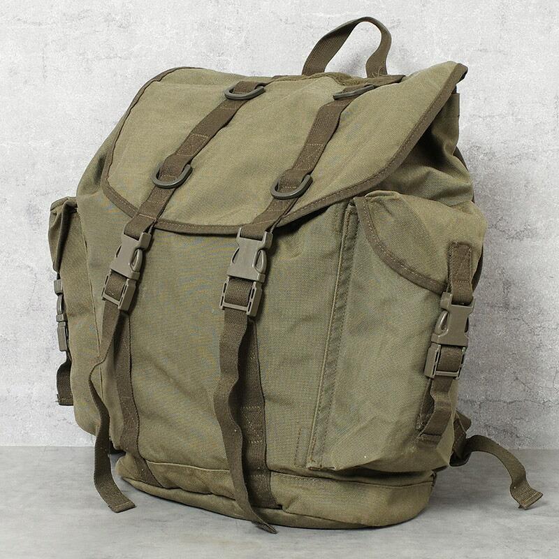 ドイツ軍 マウンテン スモールリュック ナイロン 00s オリーブ USED