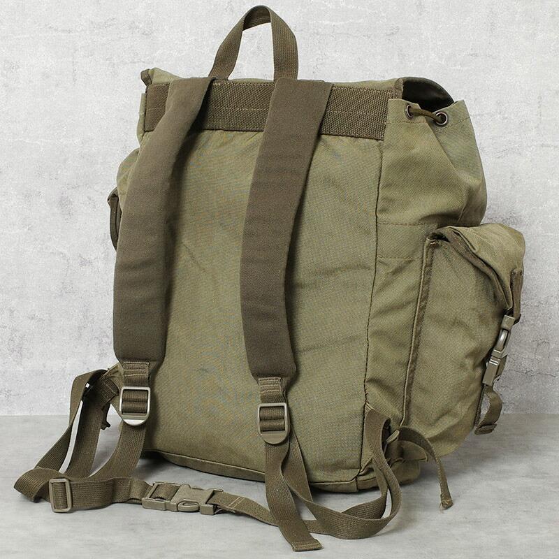 ドイツ軍 マウンテン スモールリュック ナイロン 00s オリーブ USED