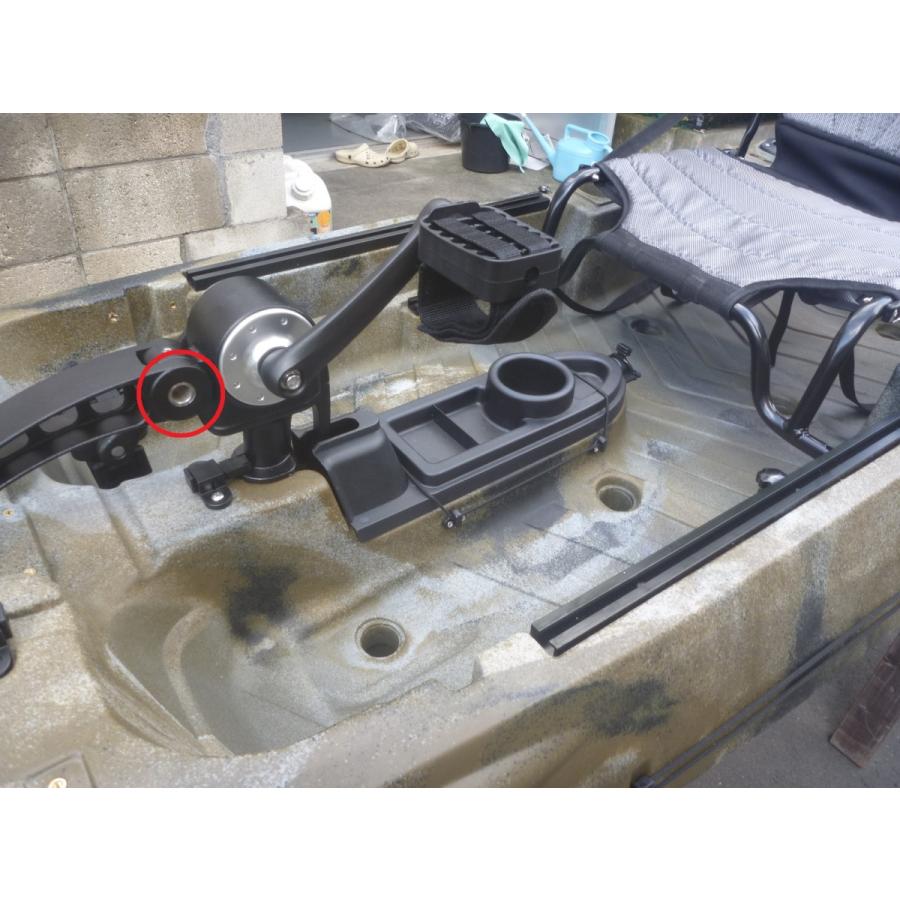 足漕ぎタイプのフィッシングカヤック(プロペラタイプ)11ft (332cm