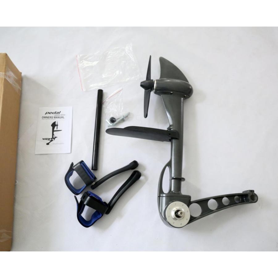 足漕ぎタイプのフィッシングカヤック(プロペラタイプ)11ft (332cm