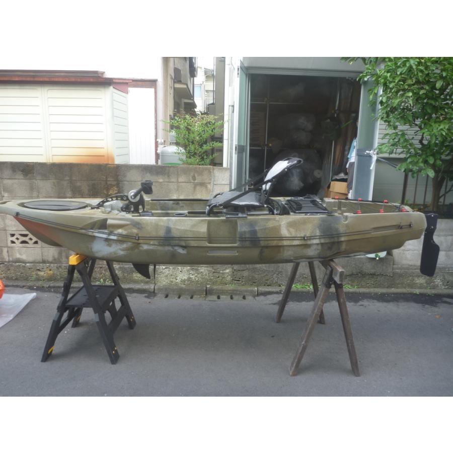 足漕ぎタイプのフィッシングカヤック(プロペラタイプ)11ft (332cm