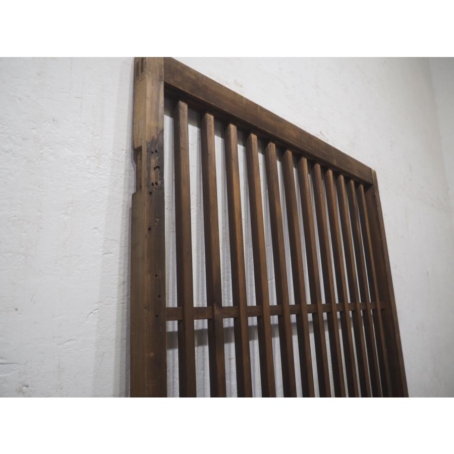 1540 木枠付　レトロな古い木と鉄の門扉　窓枠　古建具　オブジェ　アンティーク 1540 木枠付 レトロな古い木と鉄の門扉 窓枠 古建具 オブジェ