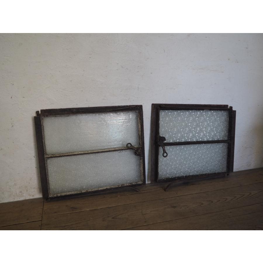 ユU209◇(1)【H61cm×W50cm】◇ビンテージ◇重厚な造りの古い鉄枠ガラス