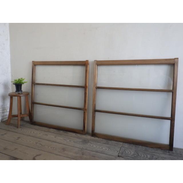 代引可 2枚 ビンテージ レトロな味わいの古い木枠ガラス戸 建具引き戸サッシ古民家再生古道具古道具k笹1 その他板戸 障子 Secondhand012のタv550 2 H92cm Wcm ドア 扉 板戸 障子 タv550 2 大注目
