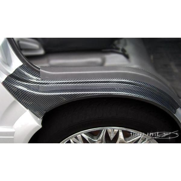 フロントタイヤハウスカバー カーボンルックブラック綾織り ハイエース 200系 1〜4型現行(7型)対応 年式H16/08〜