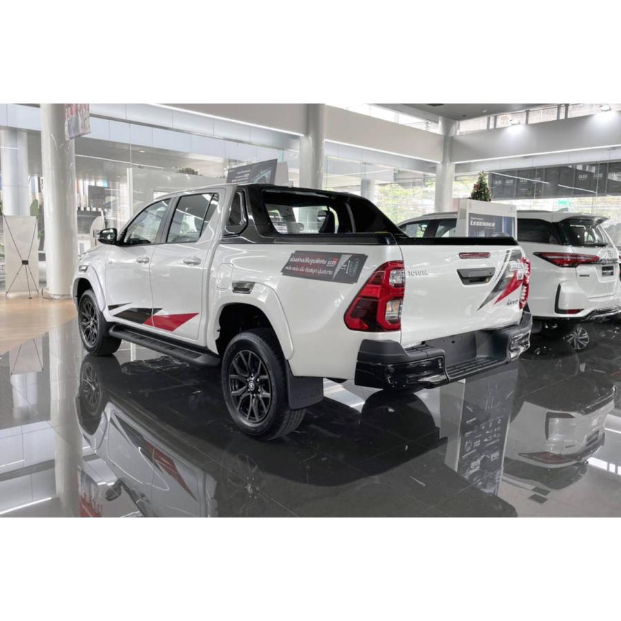 ハイラックス 新型ハイラックス タイ本国仕様 GR SPORT デカール 黒い