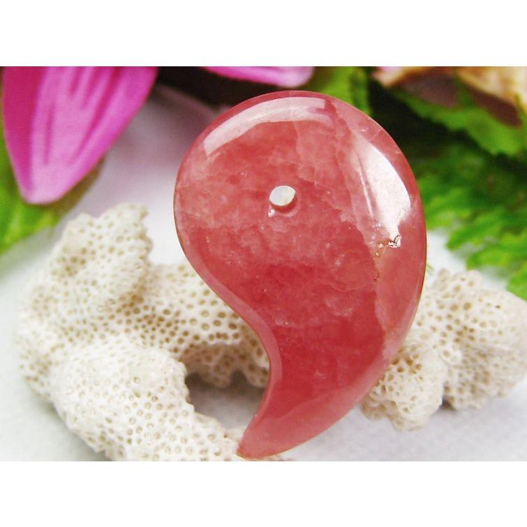 インカローズ ロードクロサイト 勾玉 k1-1355 : 誠安天然石専門店