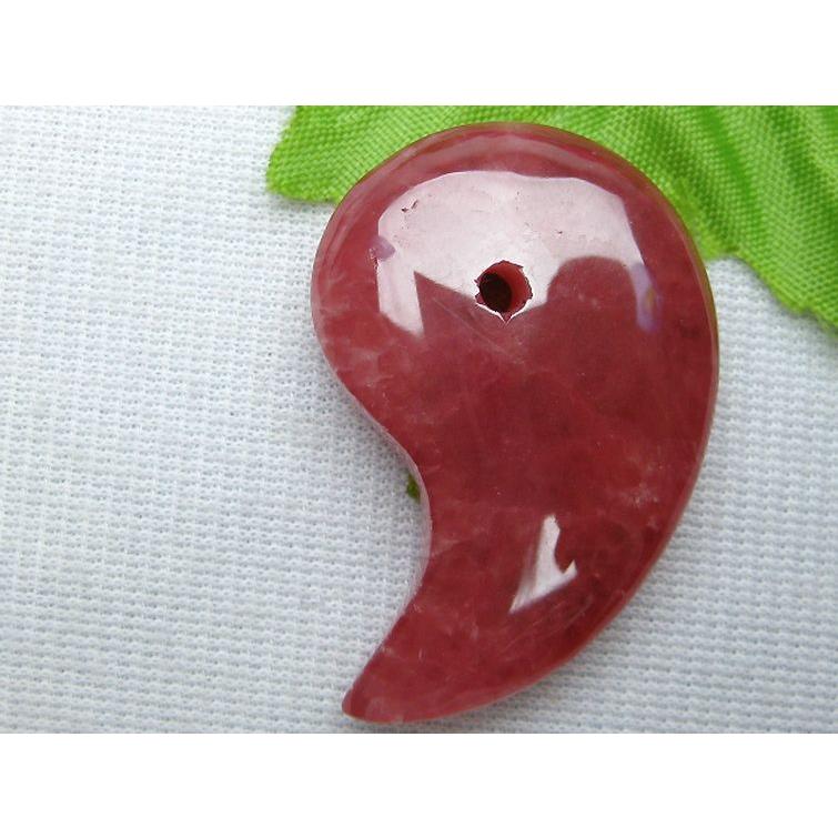 インカローズ ロードクロサイト 勾玉 k1-1374 : 誠安天然石専門店