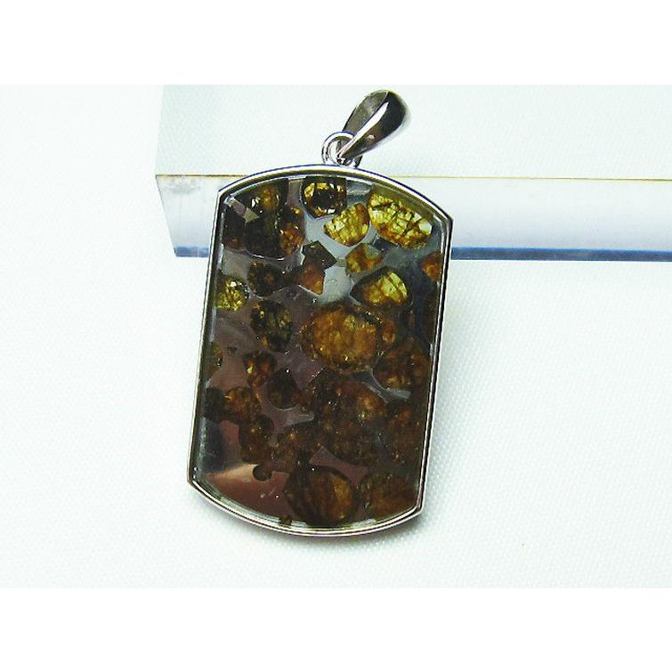 パラサイト 隕石 カンラン石 ペンダント シルバー silver925 - メルカリ