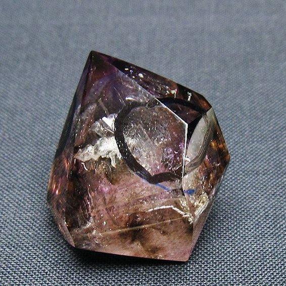 水入りアメジストポイント 岡山のパワーストーン、風水・開運グッズのお店 龍祥本舗