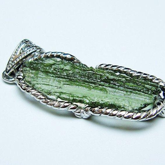 モルダバイト ペンダント t525-2260 : 誠安天然石専門店 - 通販