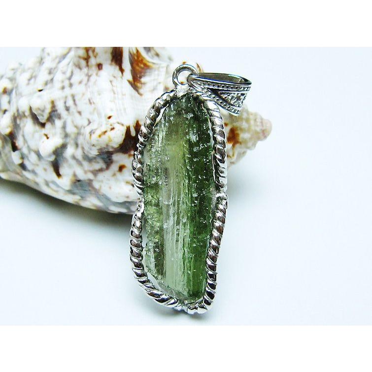 モルダバイト ペンダント t525-2260 : 誠安天然石専門店 - 通販