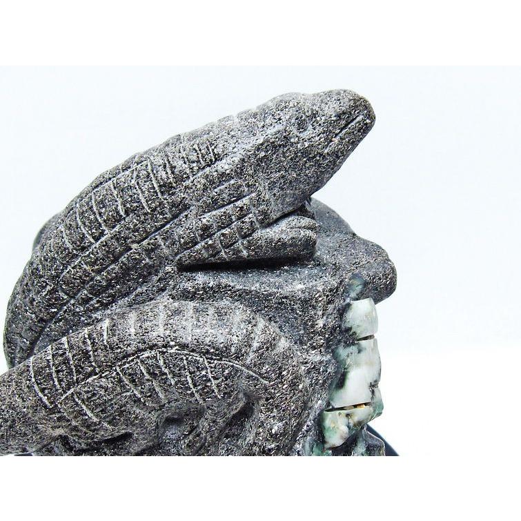 園芸用品 縁起物 手彫り 石彫の亀 置物 縦長フォルム 25kg