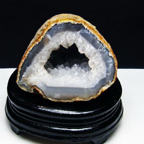 水晶　アゲート　クラスター　原石ドーム ウルグアイ産 アゲート水晶ドーム[T640-2101]