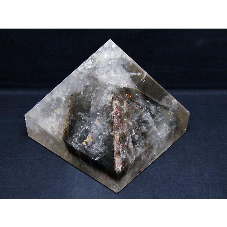 3Kg 虹入ガーデンクォーツ（庭園水晶）りピラミッド t648-3752 : 誠安