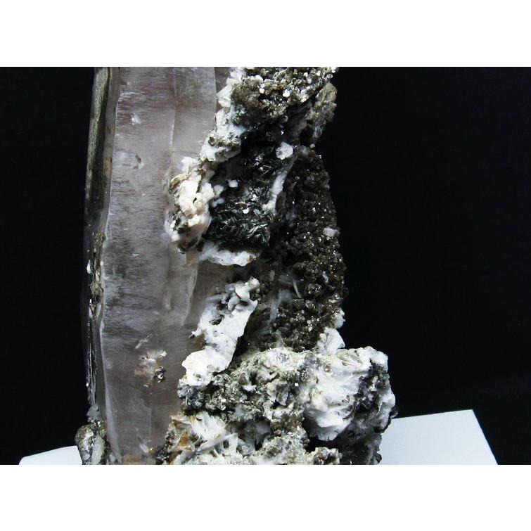 天然 水晶 原石 銀雲 母 曹長 石 付 雲母付き水晶 原石 天然石 omori&co 通販 18413381｜Creema(クリーマ)