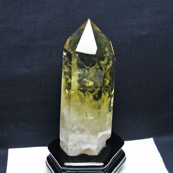 虹入りシトリン6角柱　水晶　観賞石 楽天市場】シトリン 非加熱 ポリッシュ ポイント 虹入り 六角柱