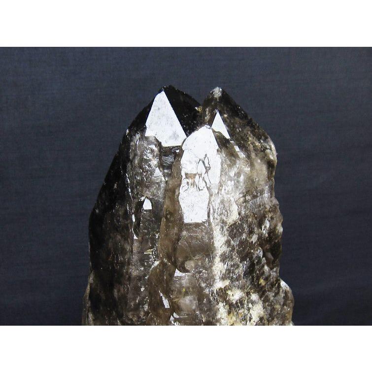 4.9Kg ライトニング水晶 原石 t735-3974 : 誠安天然石専門店 - 通販