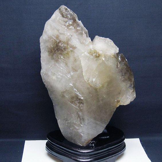 5.6Kg ライトニング水晶 原石 t735-3975 : 誠安天然石専門店 - 通販