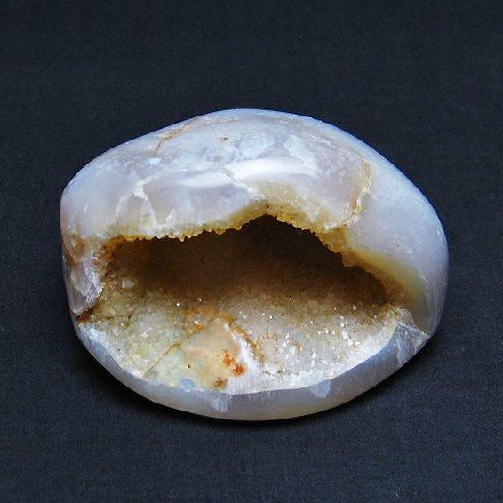 アゲート水晶ドーム ウルグアイ産 t757-1695 : 誠安天然石専門店