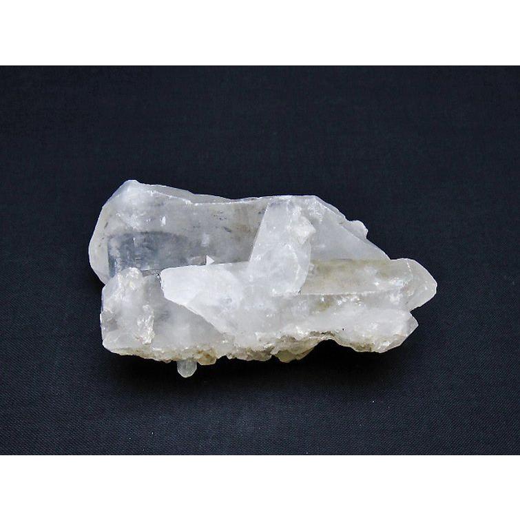 エピドート付き天然水晶クラスター　大型 エピドート付き天然水晶クラスター 大型