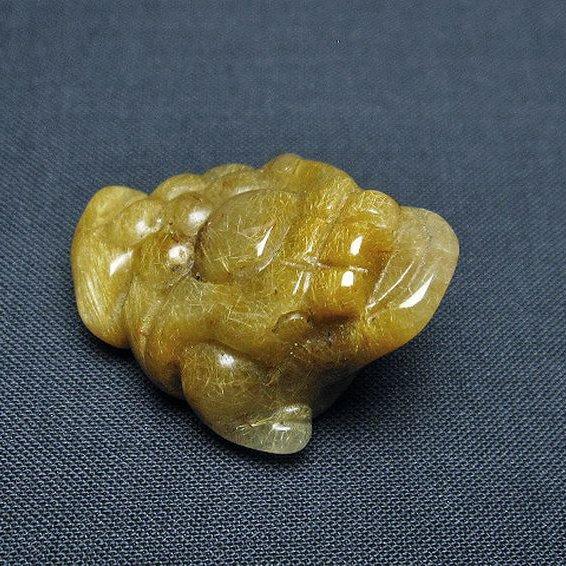 金針ルチルクォーツ 金蟾 置物 t801-589 : 誠安天然石専門店 - 通販