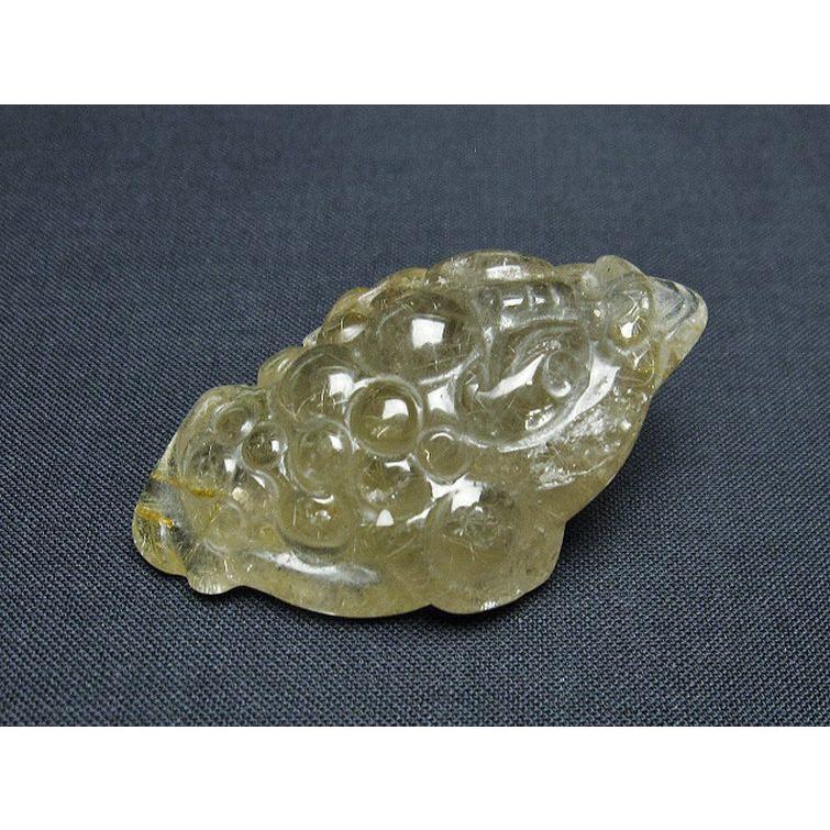 ルチルクォーツ 置物 金蟾 ゴールドタイチンルチル t801-625 : 誠安