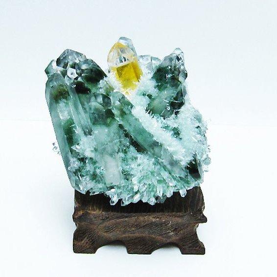 緑水晶 グリーンクォーツ クラスター t802-5561 : 誠安天然石専門店