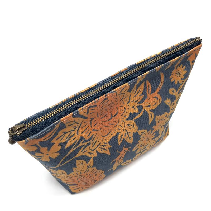 舟形ポーチ【入船山記念館 旧呉鎮守府司令長官官舎 金唐紙「洋館客室の虫たち」】[HUG-はぐ-] |  | 07