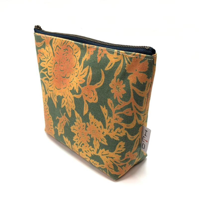 舟形ポーチ【入船山記念館 旧呉鎮守府司令長官官舎 金唐紙「洋館客室の虫たち」】[HUG-はぐ-] |  | 09