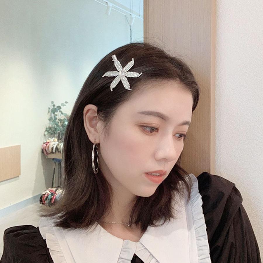 キラキラ花モチーフ髪飾り ヘアピン 前髪留め バレッタ 大ぶり メール便送料無料 Hhsp025hc Seiheishop 通販 Yahoo ショッピング