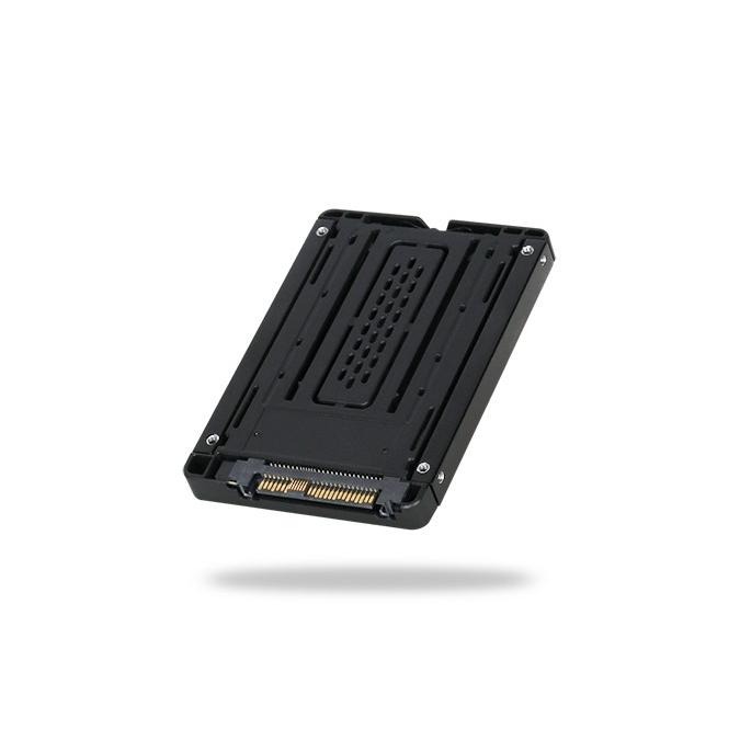 Icy Dock | MB705M2P-B EZConvert M.2 PCIe NVMe SSD を 2.5" U.2 PCIe SSD に 変換 |  | 11