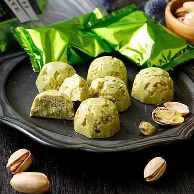 成城石井 ピスタチオのクランチチョコ〜カカオ33%ホワイトチョコ
