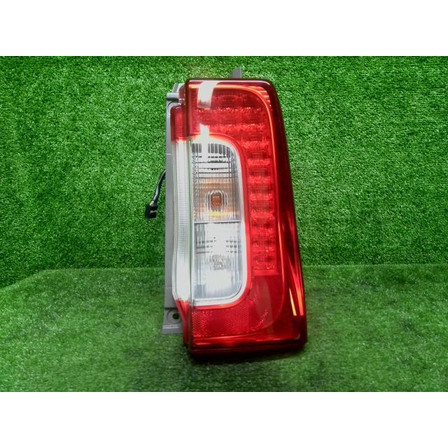 タント ☆タント DBA-LA600S 右テールランプ テールライト L SA3 81551