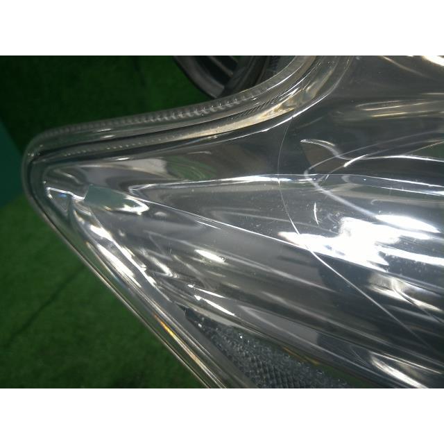 ◎プリウスα DAA-ZVW41W 右ヘッドライト ヘッドランプ 81145-47290の画像