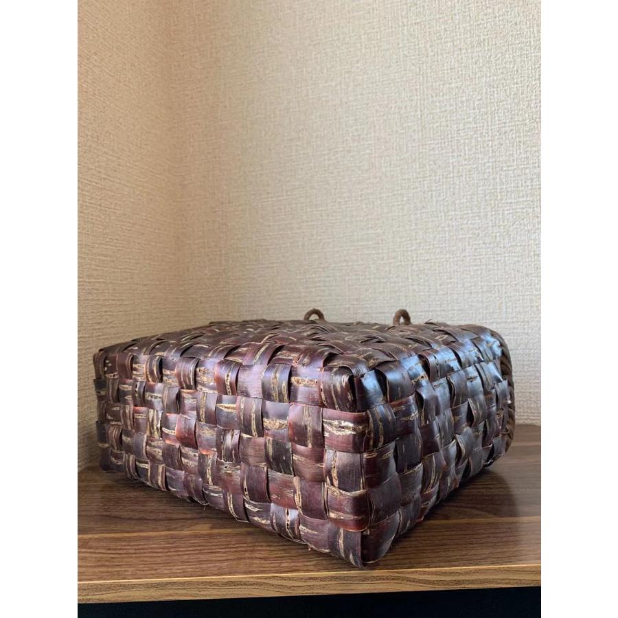 山葡萄籠バッグ　桜皮籠バッグ　手作り　桜皮かごバッグ　山葡萄かごバッグ　内布あり 桜皮、山葡萄 桜皮籠バッグ 山葡萄籠バッグ 手作り 桜皮かごバッグ