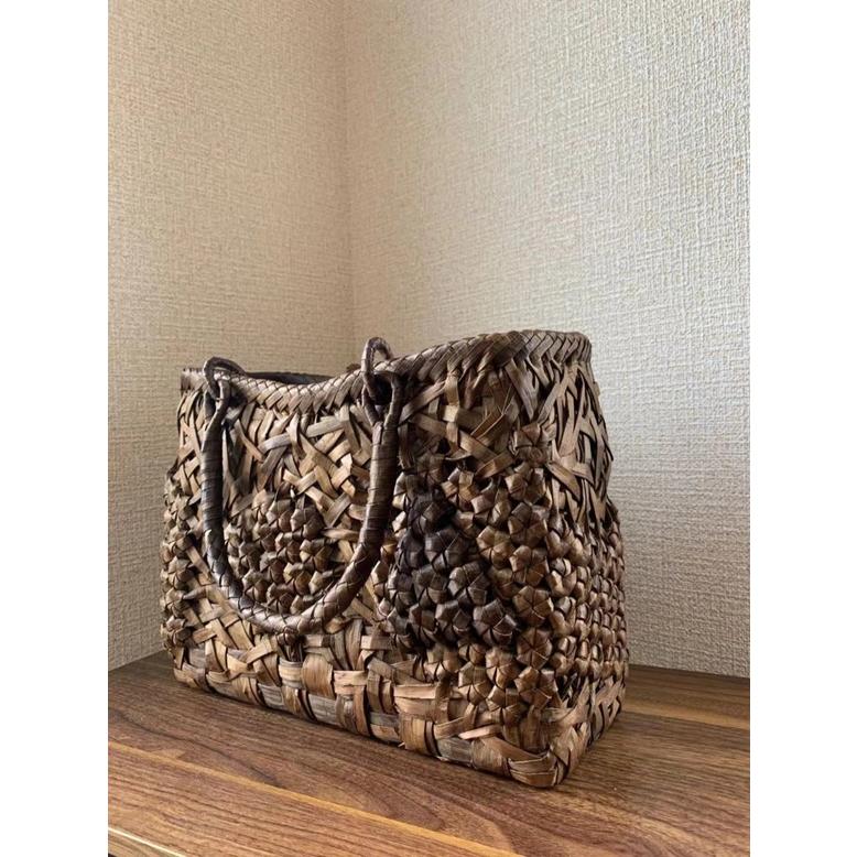 胡桃 籠バッグ 乱れ編み、花編み 内布あり (約)幅32×本体高さ23×マチ  