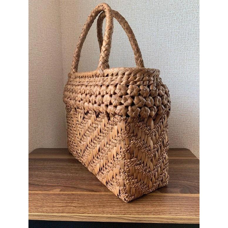 山葡萄 山葡萄かごバッグ 手作り 籠バッグ 花編み、三つ編み 内