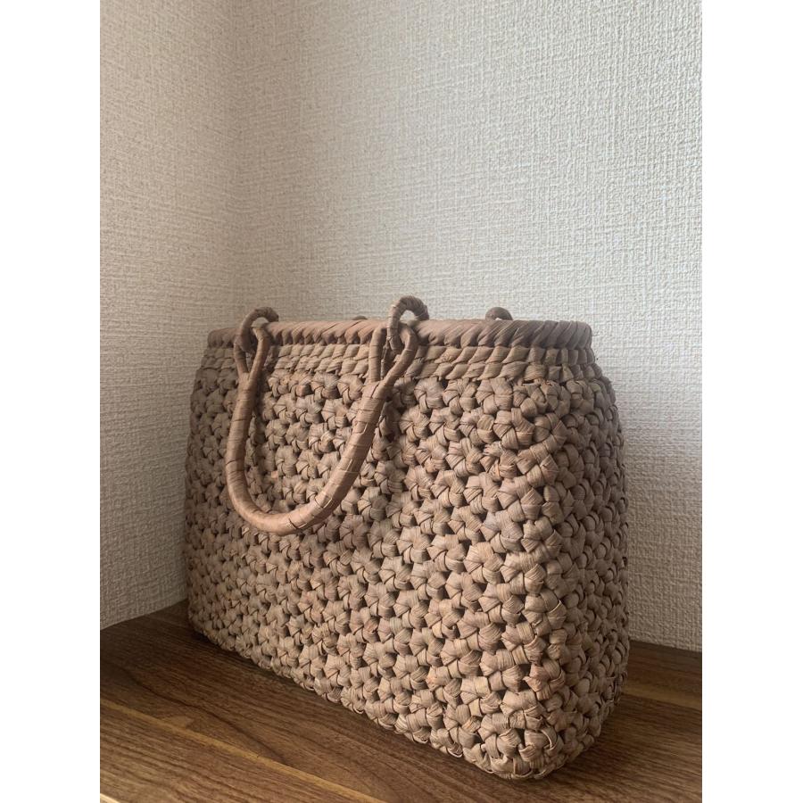 国産山葡萄 カゴバッグ 内布付き 花編み 巾着タイプ内布 7ミリ蔓 和服バッグ ゆかたバッグ レディースバッグ (約)幅32×本体高さ24×マチ13cmの画像
