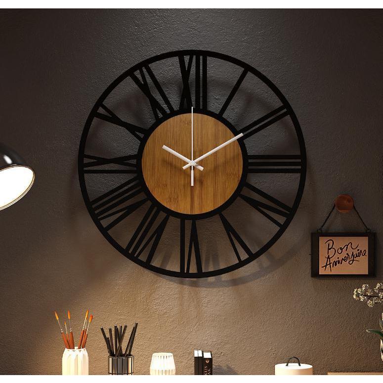 アンティーク風　木製　鉄金具付き　掛時計 アンティーク風 木製 鉄金具付き 掛時計