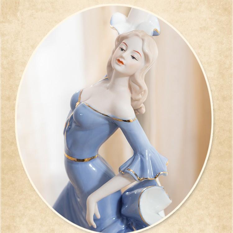 人形　天使　陶器　デンマーク　置物　インテリア　工芸品　美術品　A3308 陶器 置物 西洋陶器 北欧磁器 陶器製人形 お姫様 人形 陶器置物
