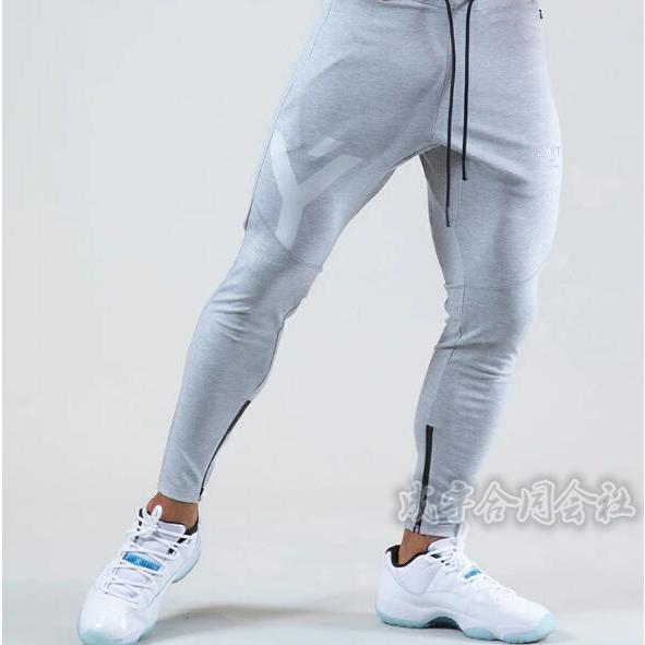 LYFT レッド トレーニングパンツジョガーパンツ Mサイズ スリムパンツ メンズ ジョガーパンツ ボトムス スウェットパンツ